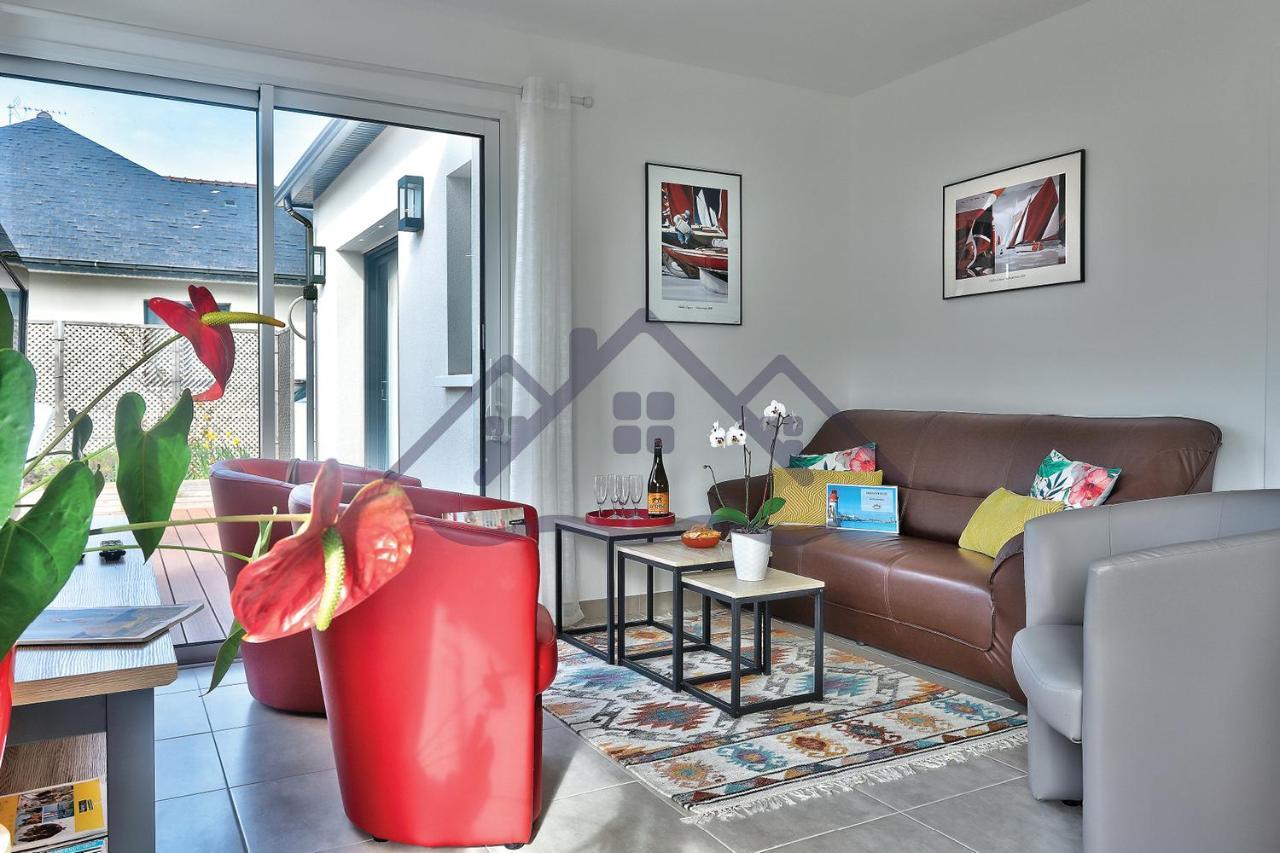 Ty Gwennili: Beachside With Private Garden And Wi-fi Holiday home *