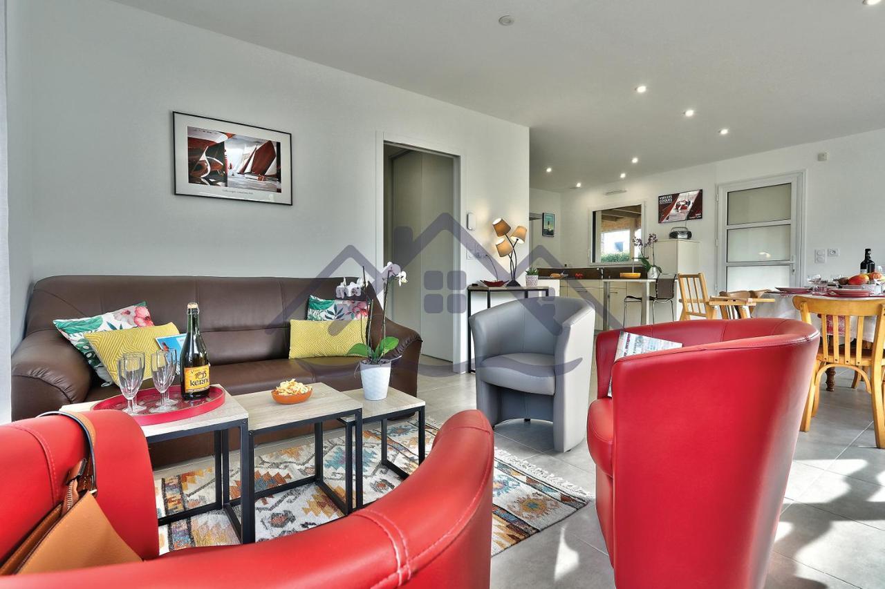 Holiday home Ty Gwennili: Beachside With Private Garden And Wi-fi *