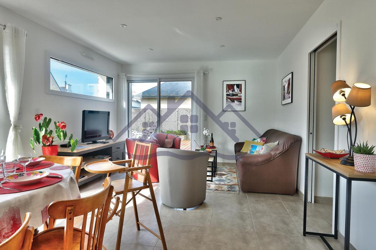 Ty Gwennili: Beachside With Private Garden And Wi-fi Holiday home *
